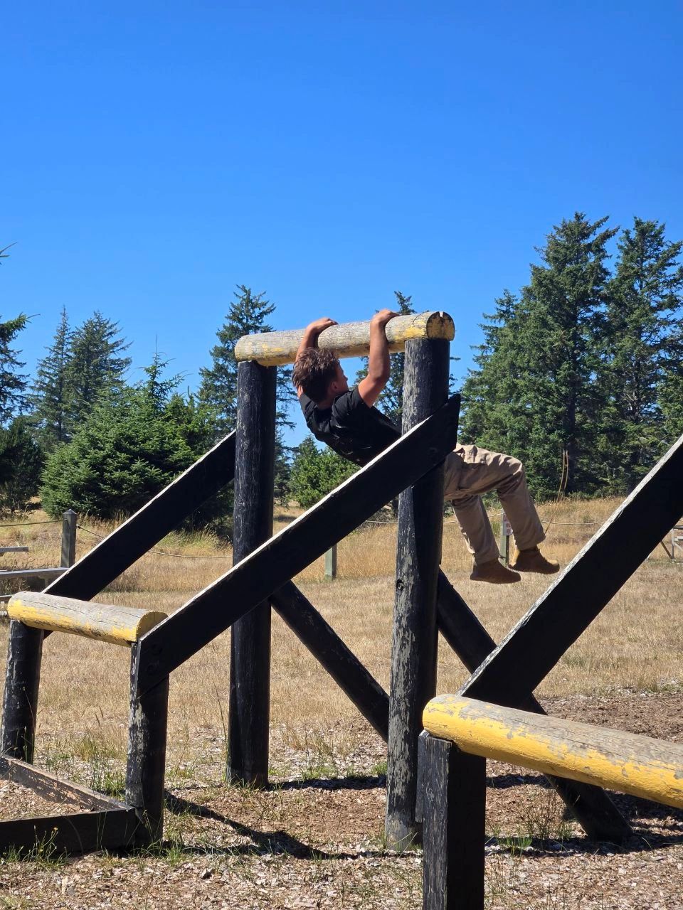 Outdoor fitness obstacle course